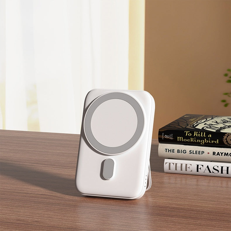 Magnetic Three-in-one Wireless Charger Electrical Magnetic Power Bank 5000 MA Magnetic Wireless Charger