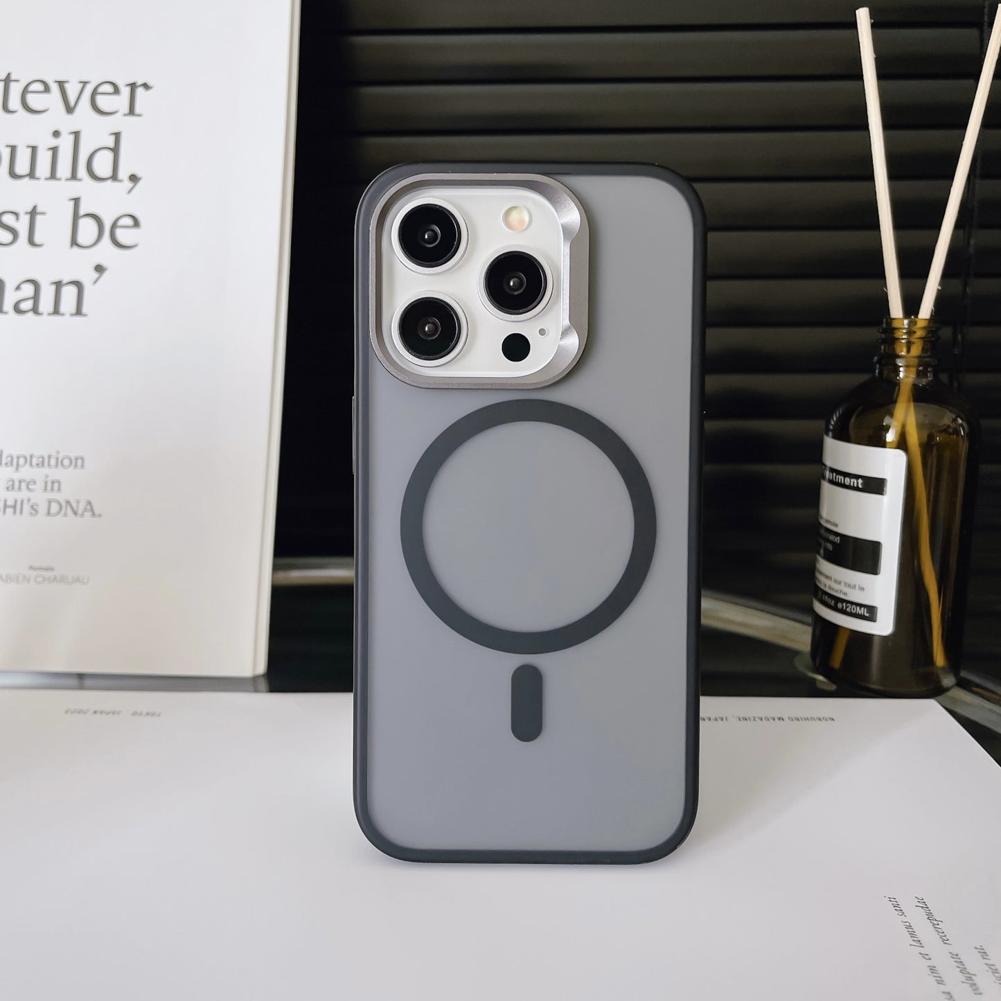 iPhone 16 Pro Magnetic Phone Case