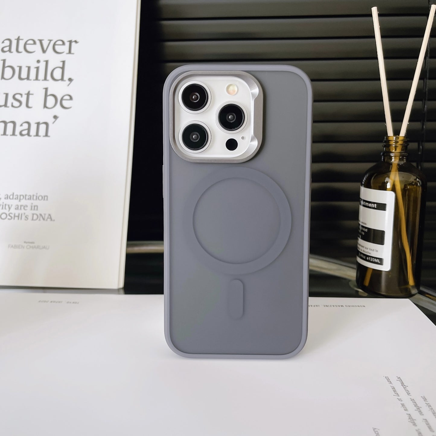 iPhone 16 Pro Magnetic Phone Case